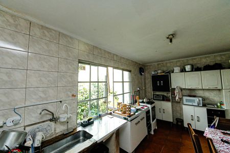Casa à venda com 4 quartos, 200m² em Vila Paulo Silas, São Paulo