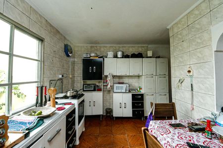 Casa à venda com 4 quartos, 200m² em Vila Paulo Silas, São Paulo