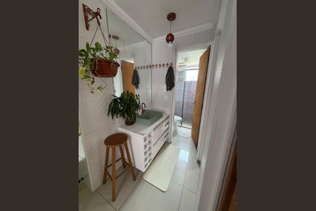 Apartamento à venda com 55m², 2 quartos e 1 vaga Apartamento à venda com 55m², 2 quartos e 1 vagaBanheiro