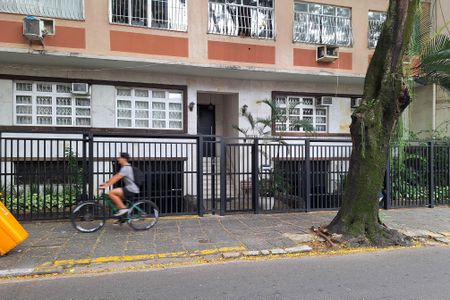 Apartamento para alugar com 96m², 3 quartos e 1 vaga Apartamento para alugar com 96m², 3 quartos e 1 vagaFachada