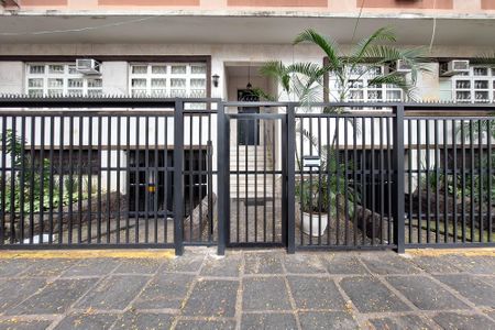 Apartamento para alugar com 96m², 3 quartos e 1 vaga Apartamento para alugar com 96m², 3 quartos e 1 vagaFachada