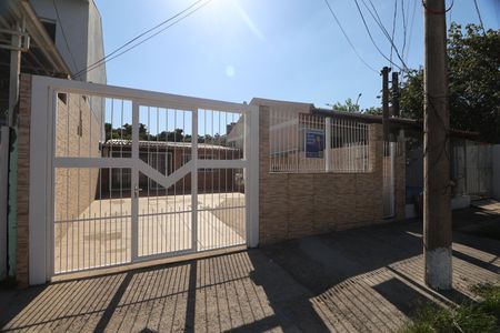 Casa para alugar com 80m², 2 quartos e 3 vagasFachada