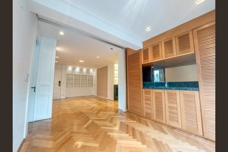 Apartamento à venda com 93m², 2 quartos e 2 vagas Apartamento à venda com 93m², 2 quartos e 2 vagasSala