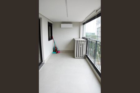 Apartamento para alugar com 87m², 3 quartos e 2 vagasDetalhe - Varanda da Sala e Sala de Jantar