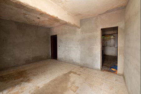 Casa à venda com 2 quartos, 179m² em Olaria, Contagem