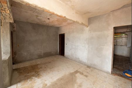 Casa à venda com 2 quartos, 179m² em Olaria, Contagem
