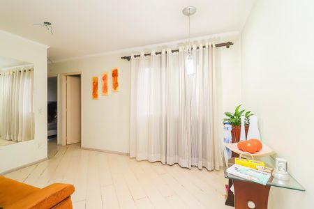 Sala de apartamento à venda com 3 quartos, 60m² em Vila Carmosina, São Paulo