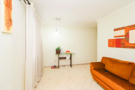 Sala de apartamento à venda com 3 quartos, 60m² em Vila Carmosina, São Paulo