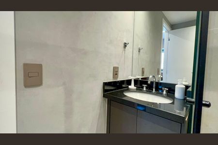 Banheiro de kitnet/studio à venda com 1 quarto, 21m² em Jardim Paulista, São Paulo