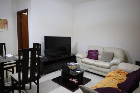 Casa para alugar com 3 quartos, 180m² em Vila Santo Antônio, São Paulo