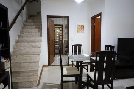 Casa para alugar com 3 quartos, 180m² em Vila Santo Antônio, São Paulo