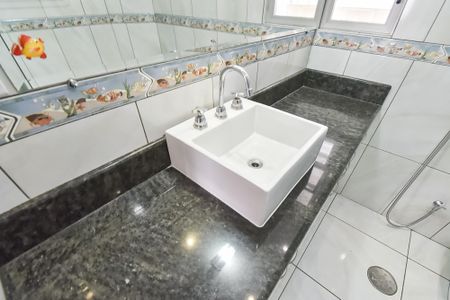 Apartamento à venda com 65m², 2 quartos e sem vaga Apartamento à venda com 65m², 2 quartos e sem vagaBanheiro