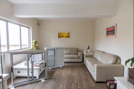 Apartamento à venda com 65m², 2 quartos e sem vaga Apartamento à venda com 65m², 2 quartos e sem vagaHall social