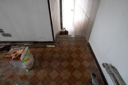 Casa para alugar com 95m², 2 quartos e 1 vagaEscada de acesso