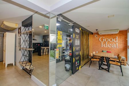 Studio para alugar com 30m², 1 quarto e 1 vagaMercado do Condomínio