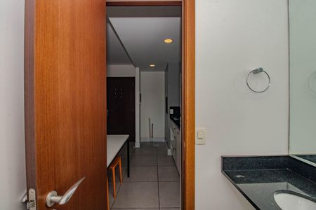 Banheiro de kitnet/studio para alugar com 1 quarto, 30m² em Bom Fim, Porto Alegre