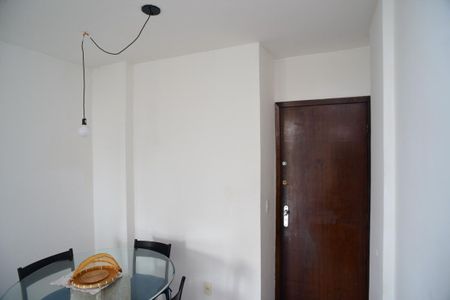 Sala de apartamento para alugar com 1 quarto, 55m² em Barra da Tijuca, Rio de Janeiro