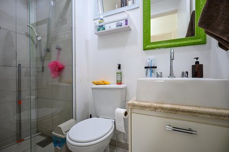 Apartamento à venda com 66m², 3 quartos e 2 vagasBanheiro Social
