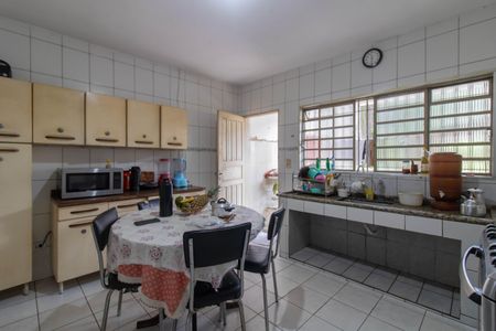 Casa para alugar com 300m², 2 quartos e 3 vagasCasa 2 - Cozinha