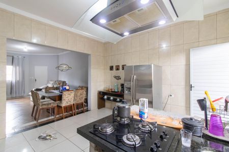 Casa para alugar com 300m², 2 quartos e 3 vagasCozinha