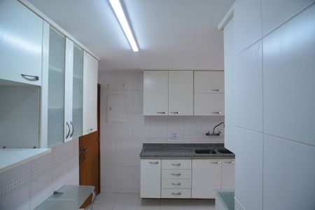 Apartamento para alugar com 115m², 3 quartos e 2 vagas Apartamento para alugar com 115m², 3 quartos e 2 vagasCozinha