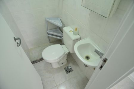 Apartamento para alugar com 115m², 3 quartos e 2 vagas Apartamento para alugar com 115m², 3 quartos e 2 vagasBanheiro de Serviço