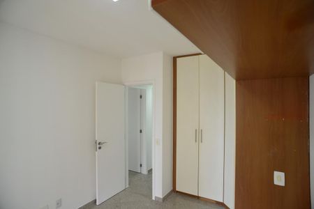 Apartamento para alugar com 115m², 3 quartos e 2 vagas Apartamento para alugar com 115m², 3 quartos e 2 vagasSuíte