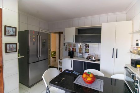 Casa para alugar com 300m², 3 quartos e 3 vagasCozinha
