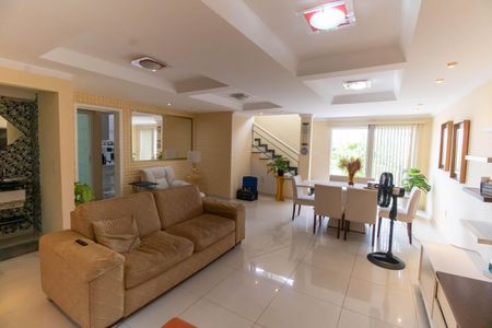 Sala de casa para alugar com 3 quartos, 300m² em Piratininga, Niterói