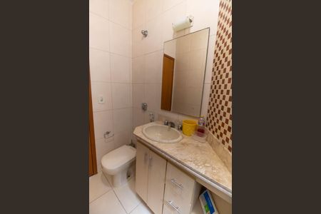 Casa para alugar com 300m², 3 quartos e 3 vagasBanheiro Social