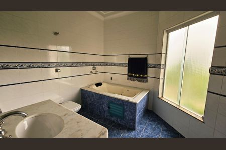 Casa à venda com 35m², 4 quartos e 8 vagas