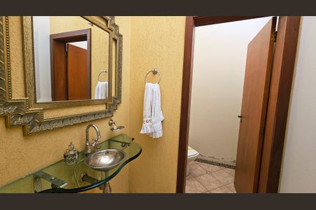 Casa à venda com 35m², 4 quartos e 8 vagas