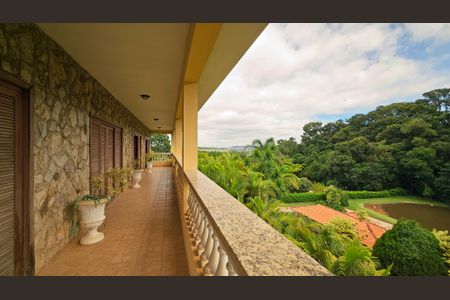 Casa à venda com 35m², 4 quartos e 8 vagas