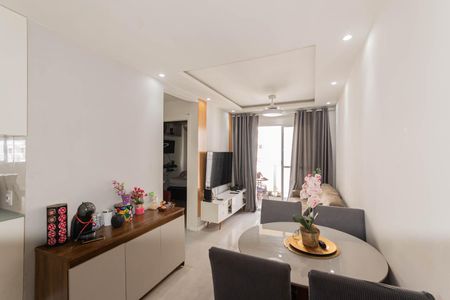 Sala de apartamento para alugar com 2 quartos, 51m² em Santo Cristo, Rio de Janeiro
