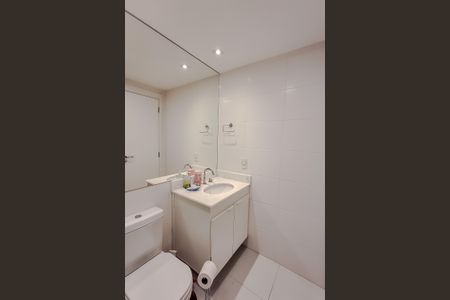 Apartamento para alugar com 68m², 2 quartos e 1 vaga Apartamento para alugar com 68m², 2 quartos e 1 vagaBanheiro