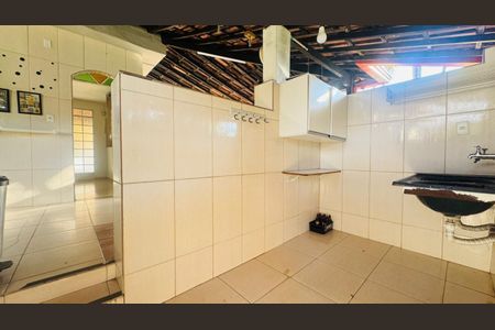 Casa à venda com 2000m², 3 quartos e 3 vagasÁrea de serviço