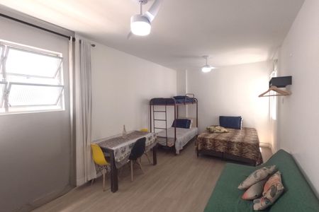 Sala/Quarto de kitnet/studio para alugar com 1 quarto, 45m² em Gonzaga, Santos