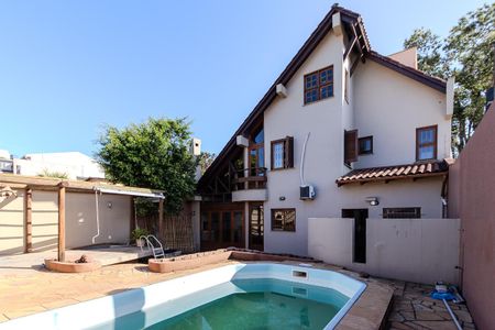 Casa à venda com 280m², 3 quartos e 3 vagas Casa à venda com 280m², 3 quartos e 3 vagasQuintal