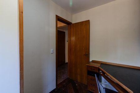 Casa à venda com 280m², 3 quartos e 3 vagas Casa à venda com 280m², 3 quartos e 3 vagasEscritório