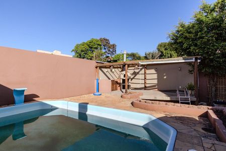 Casa à venda com 280m², 3 quartos e 3 vagas Casa à venda com 280m², 3 quartos e 3 vagasQuintal