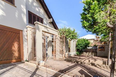 Casa à venda com 280m², 3 quartos e 3 vagas Casa à venda com 280m², 3 quartos e 3 vagasJardim