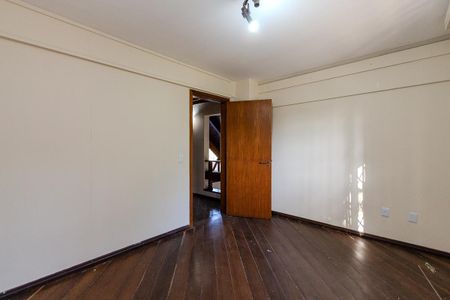 Casa à venda com 280m², 3 quartos e 3 vagas Casa à venda com 280m², 3 quartos e 3 vagasQuarto 1