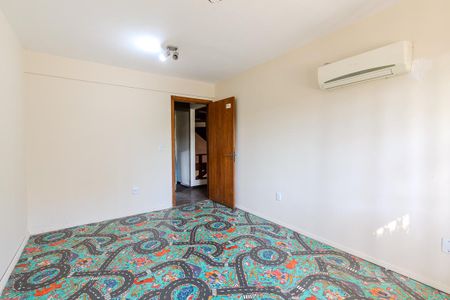 Casa à venda com 280m², 3 quartos e 3 vagas Casa à venda com 280m², 3 quartos e 3 vagasQuarto 2