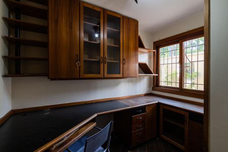 Casa à venda com 280m², 3 quartos e 3 vagas Casa à venda com 280m², 3 quartos e 3 vagasEscritório