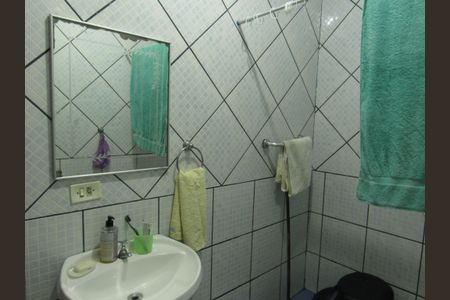 Casa à venda com 198m², 2 quartos e 2 vagasBanheiro