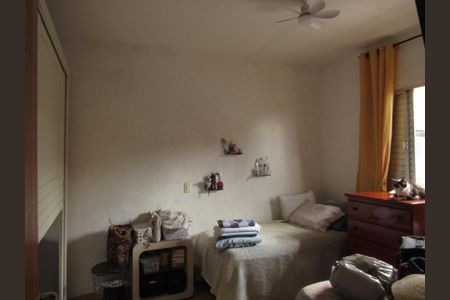 Casa à venda com 198m², 2 quartos e 2 vagasSala