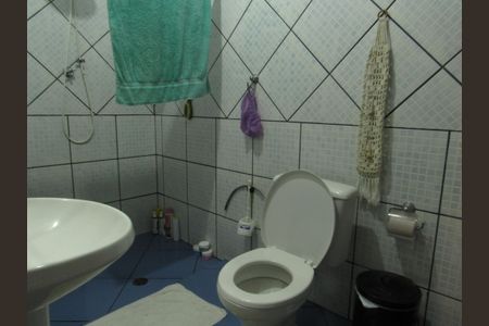 Casa à venda com 198m², 2 quartos e 2 vagasBanheiro