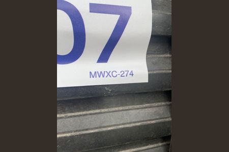 Casa à venda com 198m², 2 quartos e 2 vagas Casa à venda com 198m², 2 quartos e 2 vagasID