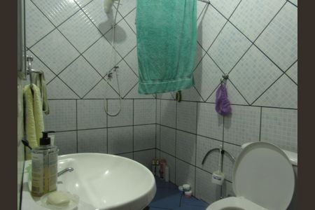 Casa à venda com 198m², 2 quartos e 2 vagasBanheiro