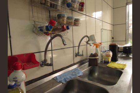 Casa à venda com 198m², 2 quartos e 2 vagasCozinha